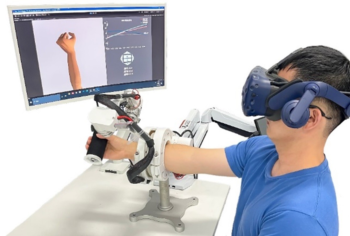 多感覺刺激與精準(zhǔn)調(diào)控上肢康復(fù)機器人